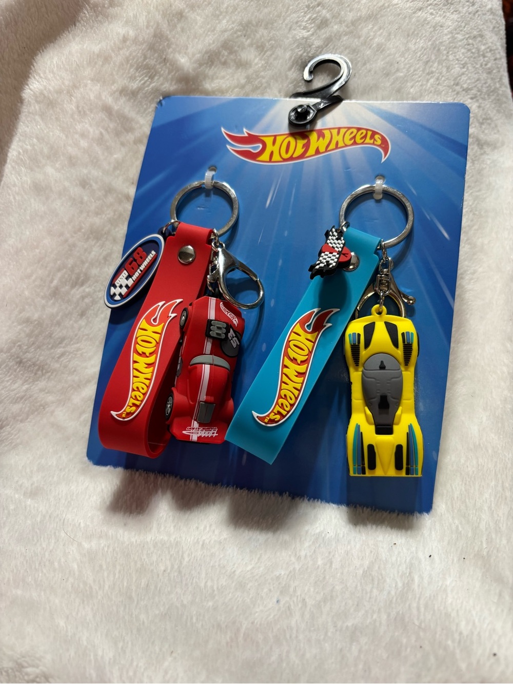 Mattel Hot Wheels Red and Yellow Car Keyring Duo